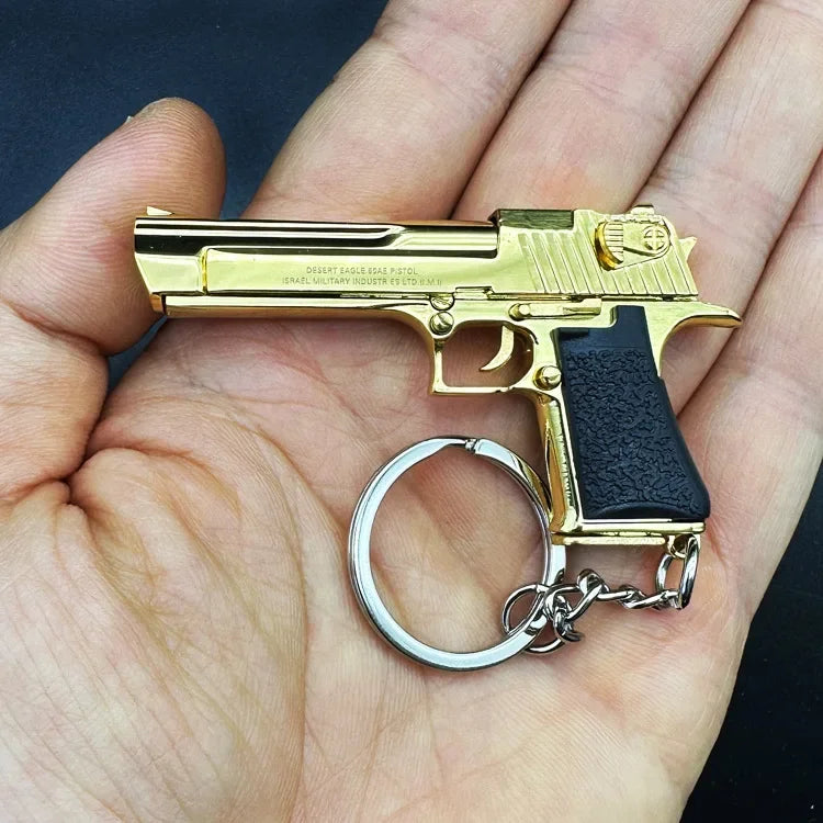 Alloy 1:4 Desert Eagle Pistol Keychain Ring Aritificial Gun Detachable Assemble Toy Gun Shoulder Bag Accessories Christmas Gift